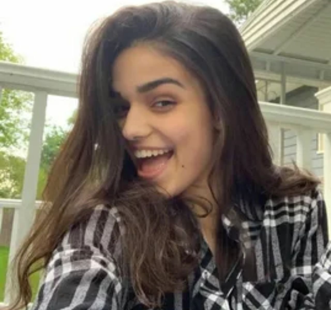 Rachel Zegler Net worth, age, boyfriend, family and career